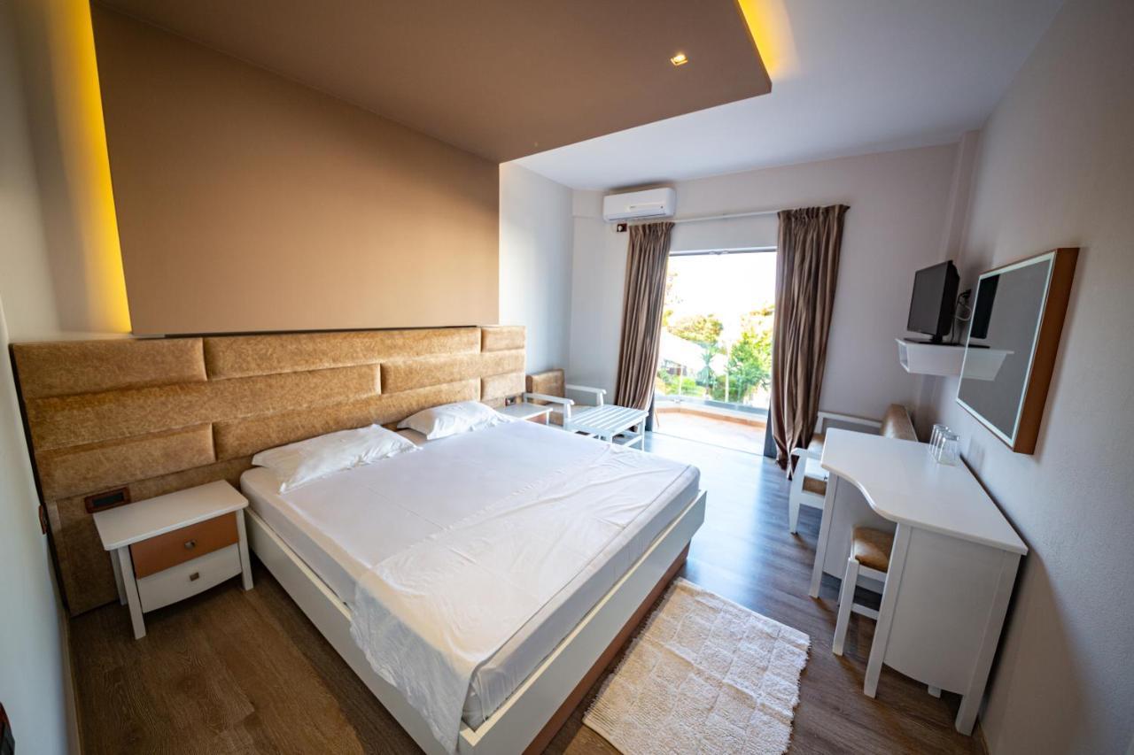 New Heaven Hotel Sarandë 外观 照片