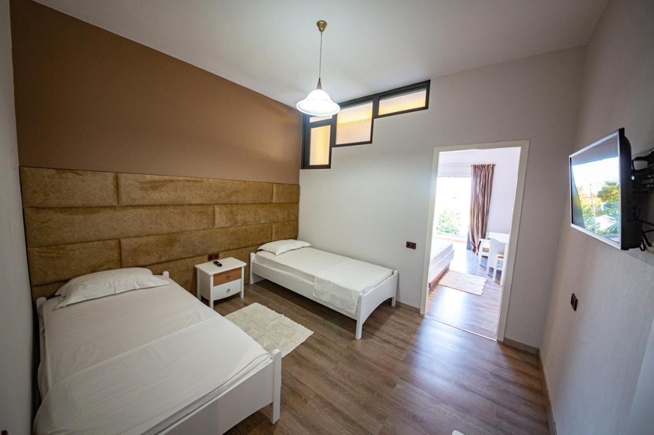 New Heaven Hotel Sarandë 外观 照片