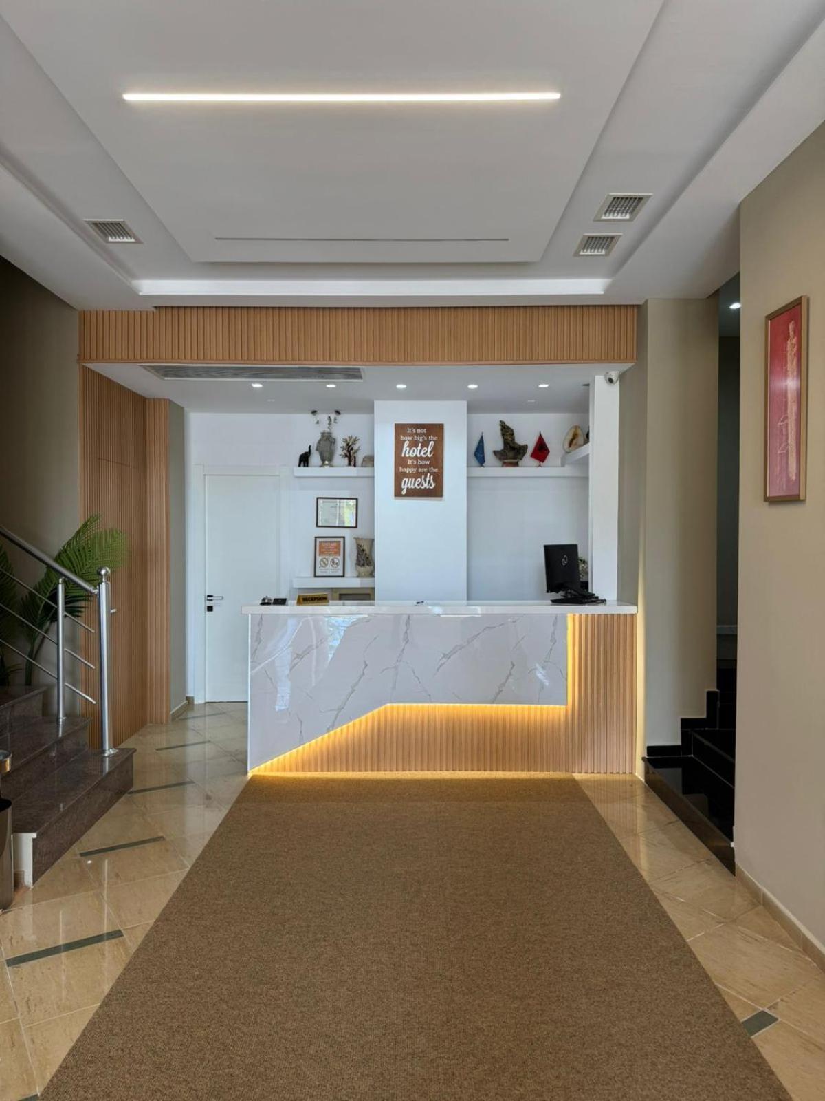 New Heaven Hotel Sarandë 外观 照片