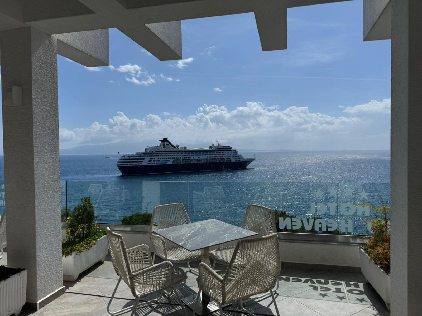 New Heaven Hotel Sarandë 外观 照片